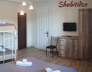 Отели типа «постель и завтрак» Hotel Shubitidze Бакуриани Четырехместный номер-4